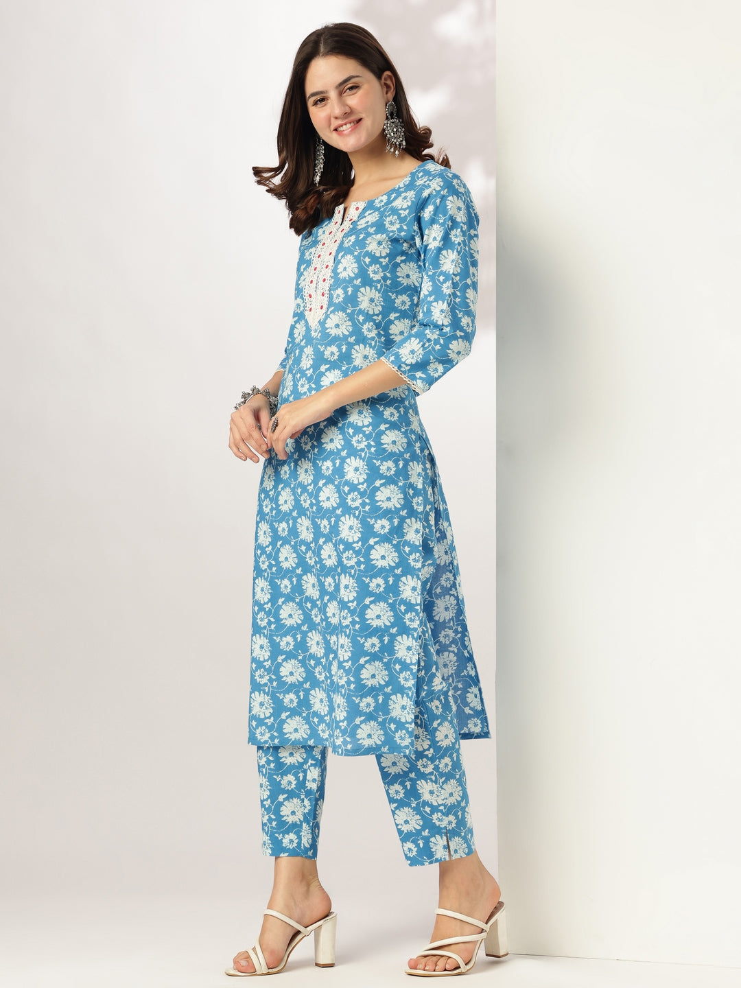 Janasya Light Cotton Floral Straight Kurta Set | Swadesiicart