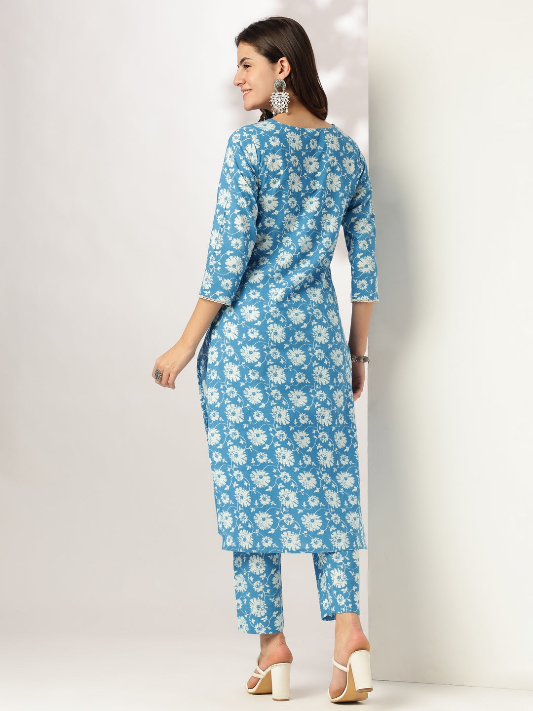 Janasya Light Cotton Floral Straight Kurta Set | Swadesiicart