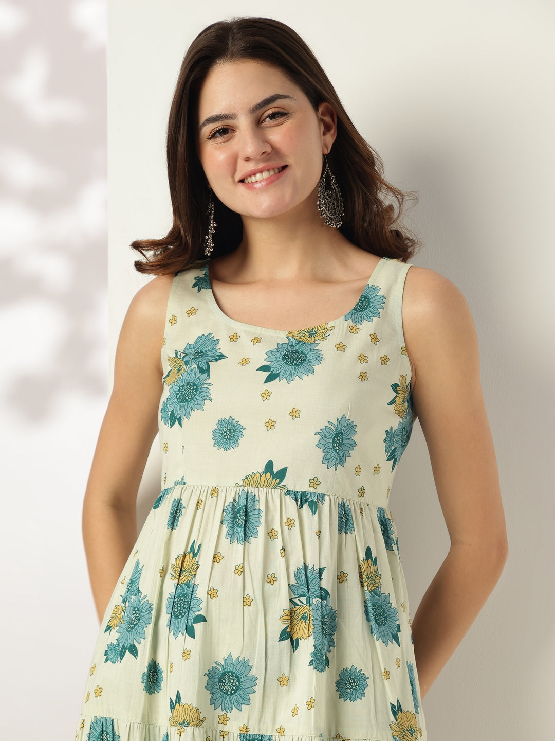 Janasya Light Cotton Floral Tiered Kurta Set | Swadesiicart
