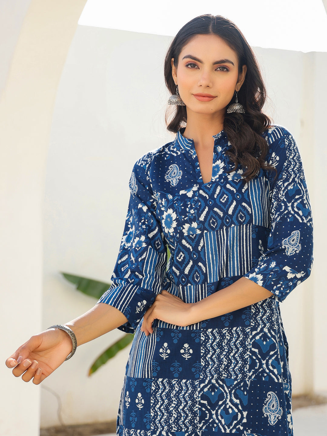 Janasya Dark Cotton Ethnic Motifs Straight Kurta Set | Swadesiicart