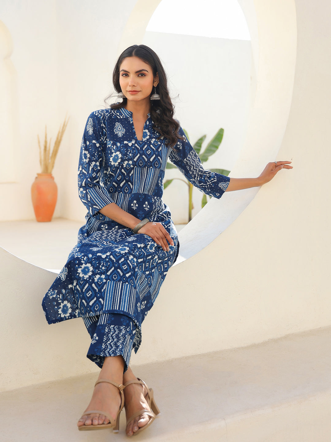 Janasya Dark Cotton Ethnic Motifs Straight Kurta Set | Swadesiicart