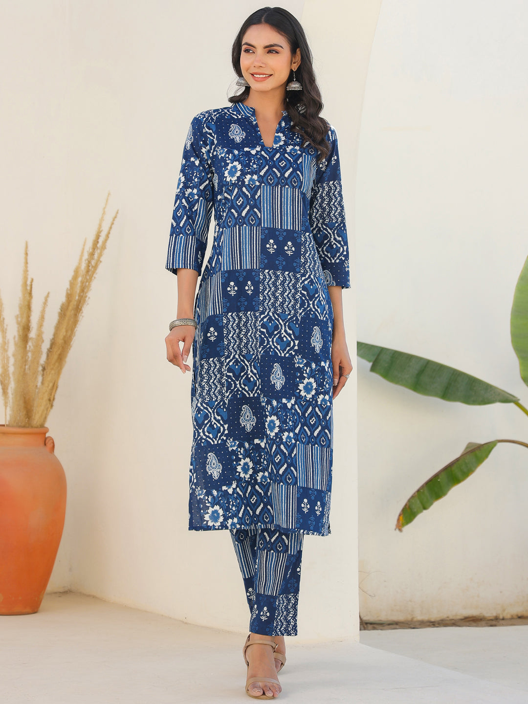 Janasya Dark Cotton Ethnic Motifs Straight Kurta Set | Swadesiicart