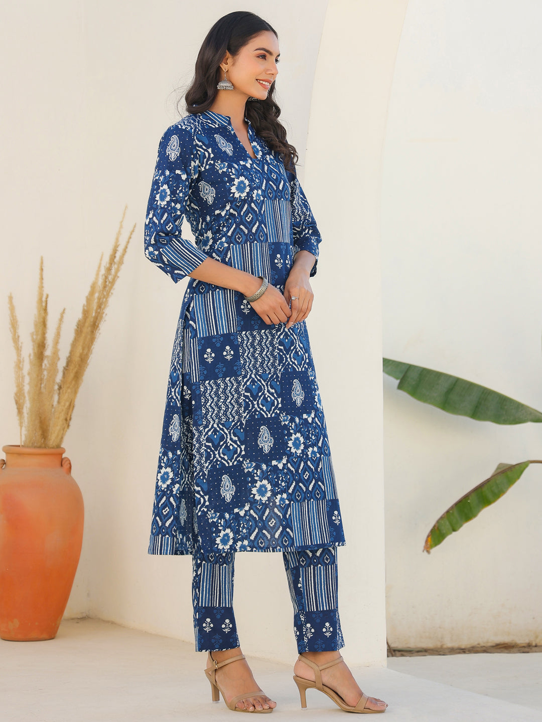 Janasya Dark Cotton Ethnic Motifs Straight Kurta Set | Swadesiicart
