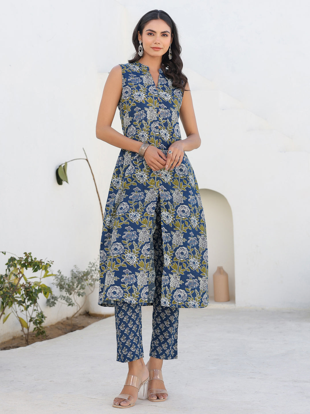 Janasya Dark Cotton Floral A-Line Kurta Set | Swadesiicart
