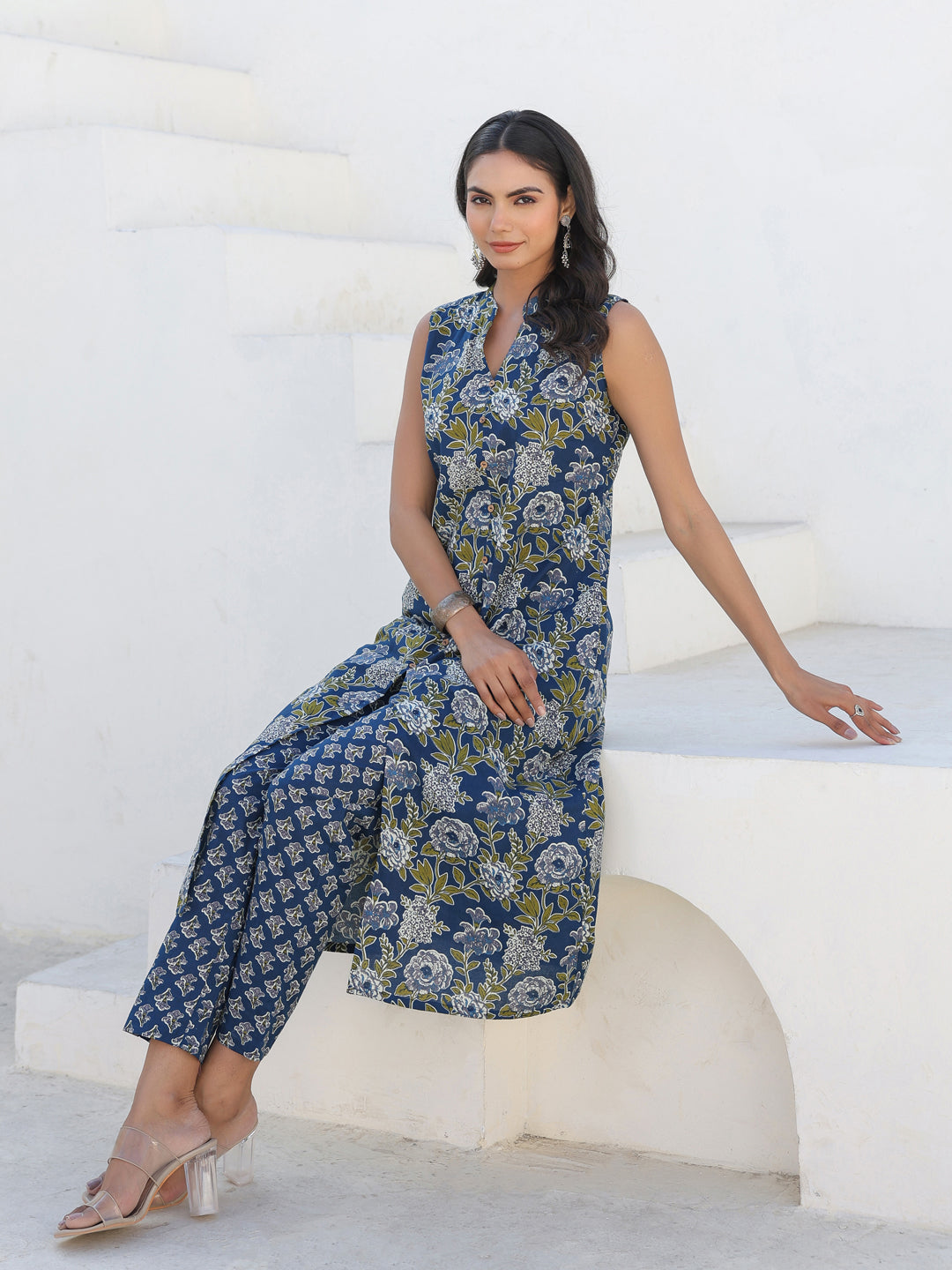 Janasya Dark Cotton Floral A-Line Kurta Set | Swadesiicart