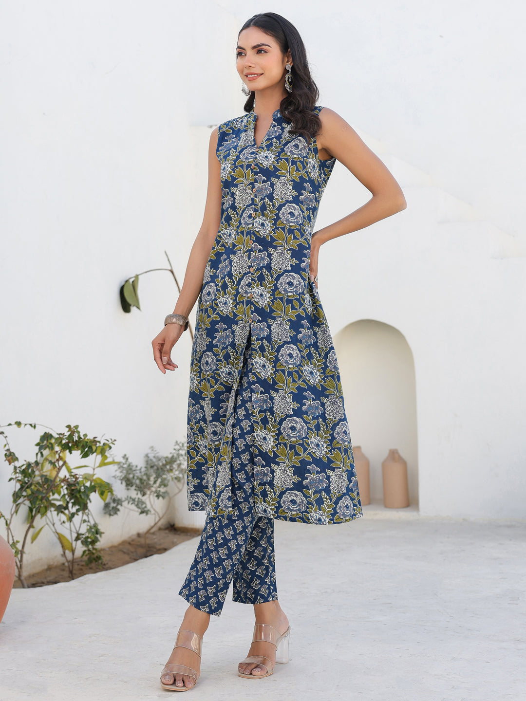 Janasya Dark Cotton Floral A-Line Kurta Set | Swadesiicart