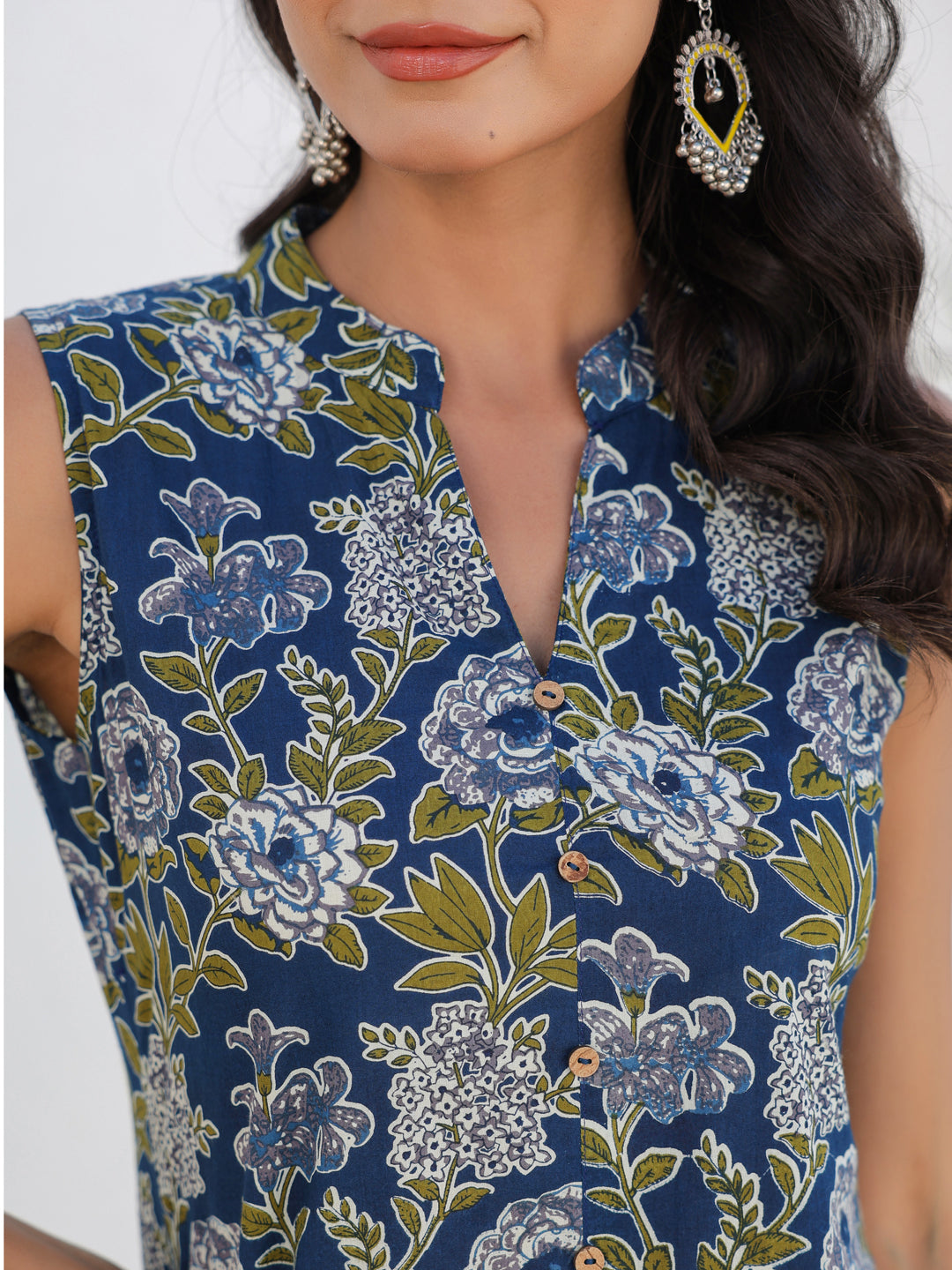 Janasya Dark Cotton Floral A-Line Kurta Set | Swadesiicart