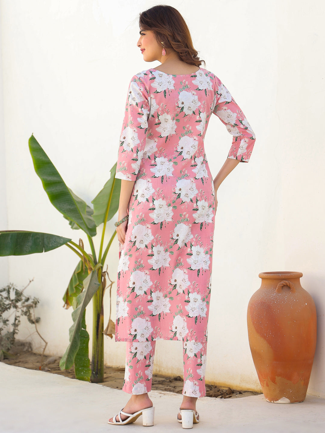 Janasya Light Cotton Floral Straight Kurta Set | Swadesiicart