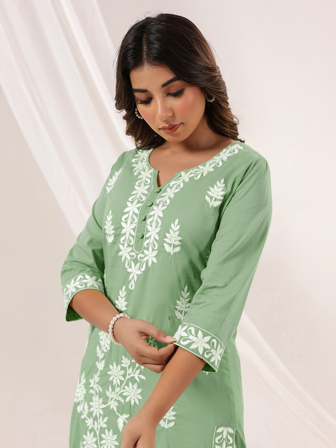 Janasya Light Cotton Embroidered Straight Kurta | Swadesiicart