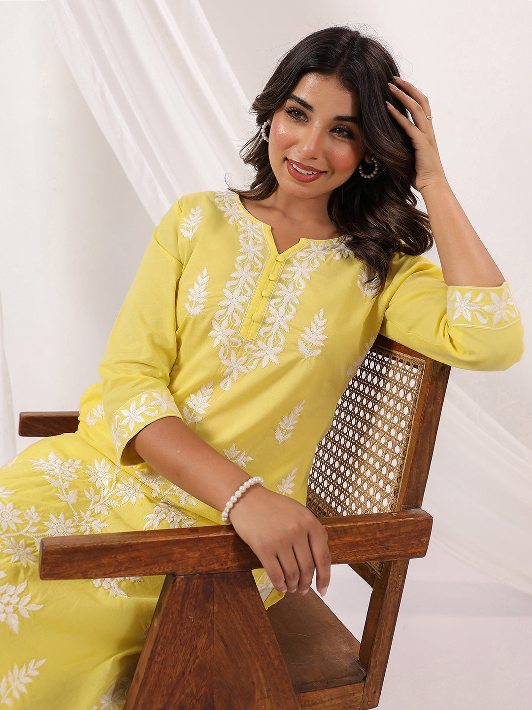 Janasya Light Cotton Embroidered Straight Kurta | Swadesiicart