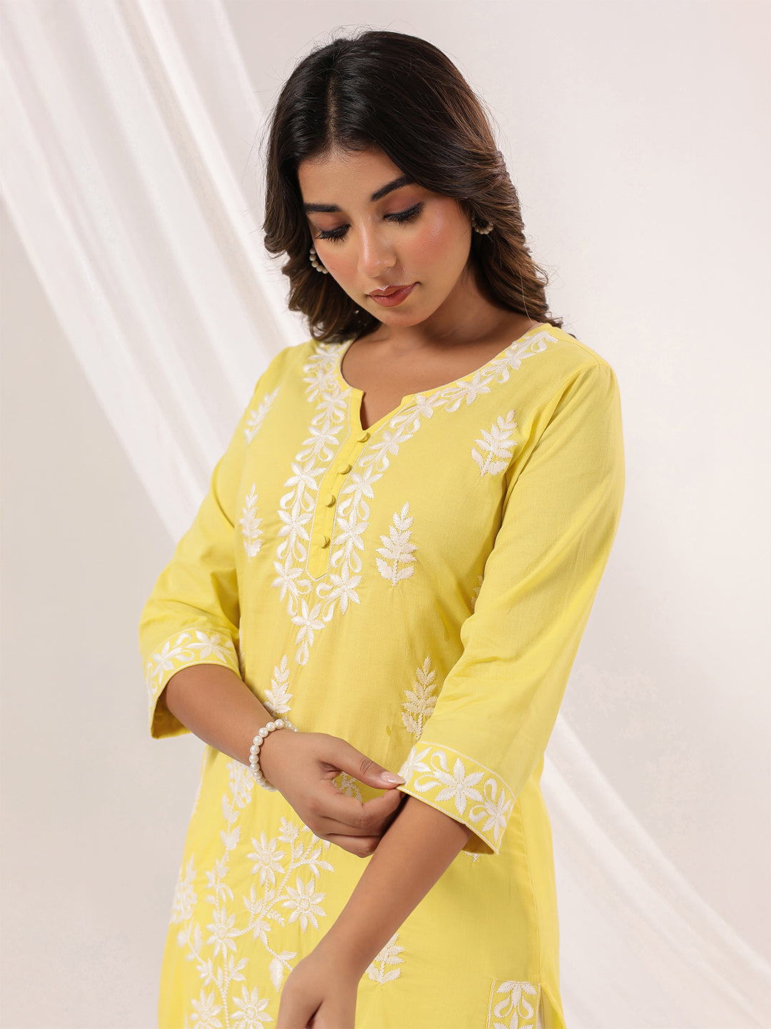 Janasya Light Cotton Embroidered Straight Kurta | Swadesiicart