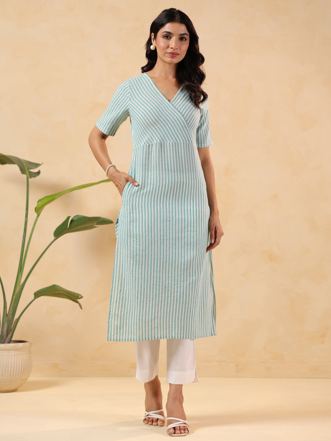 Janasya Light Cotton Striped Straight Kurta - Swadesiicart