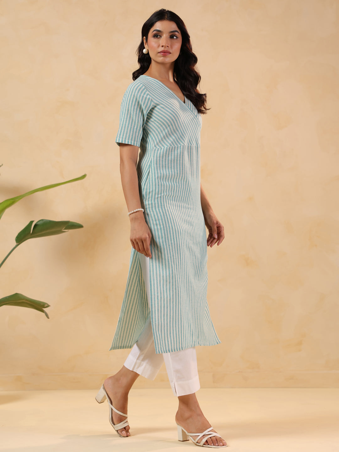Janasya Light Cotton Striped Straight Kurta - Swadesiicart