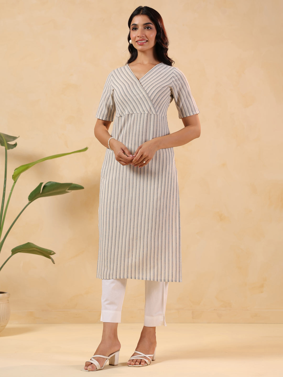 Janasya Light Cotton Striped Straight Kurta - Swadesiicart
