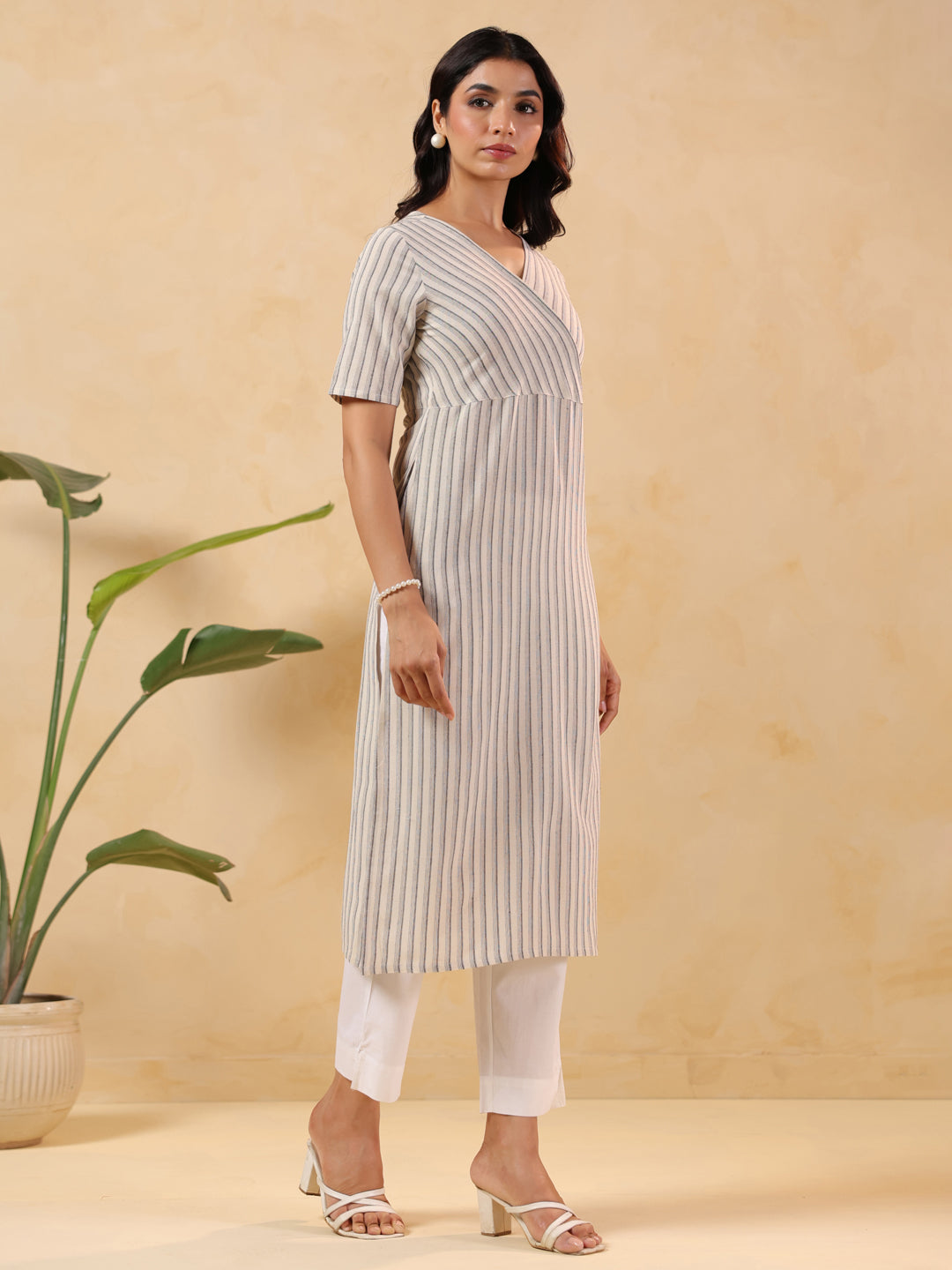Janasya Light Cotton Striped Straight Kurta - Swadesiicart