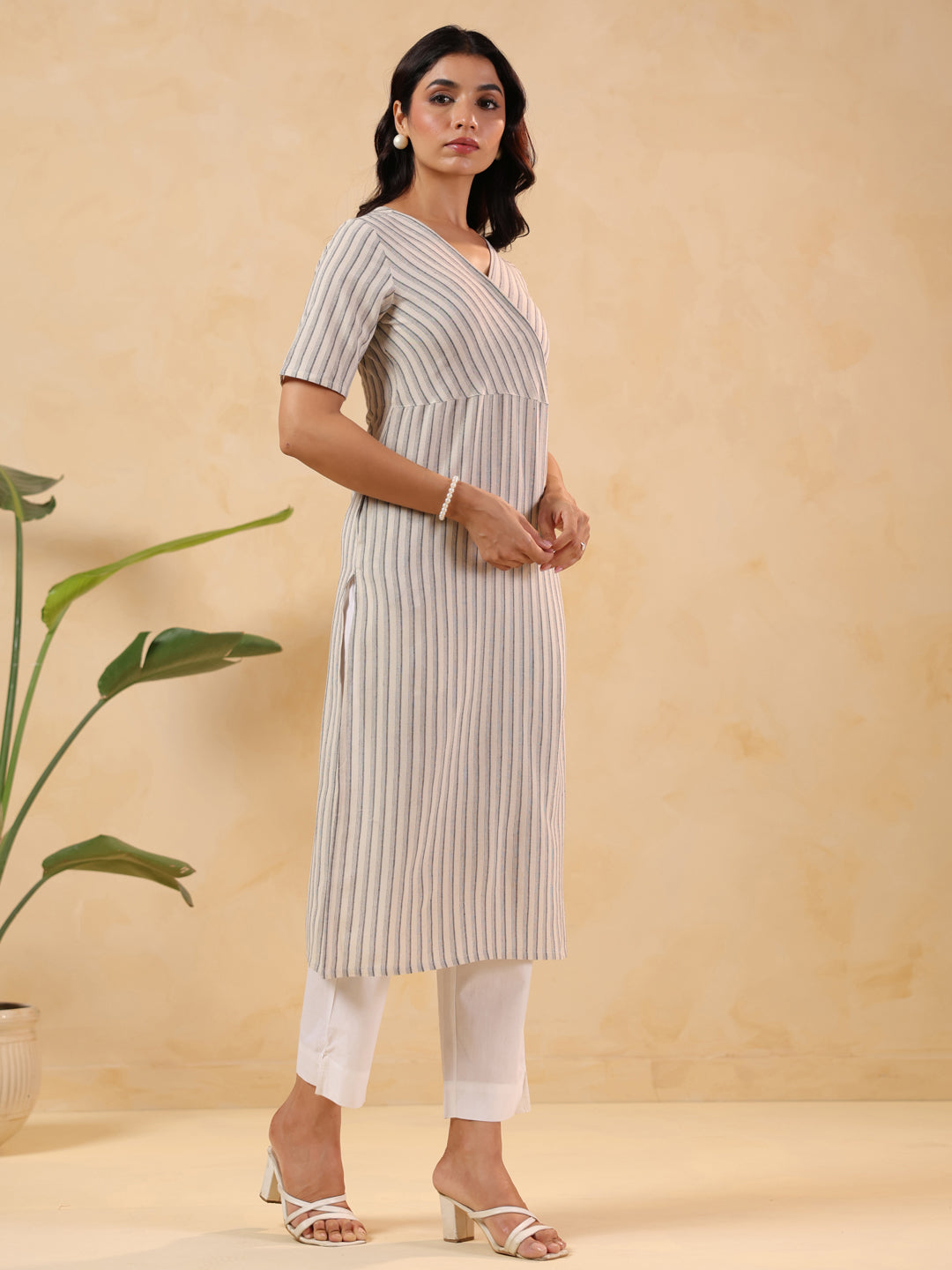 Janasya Light Cotton Striped Straight Kurta - Swadesiicart