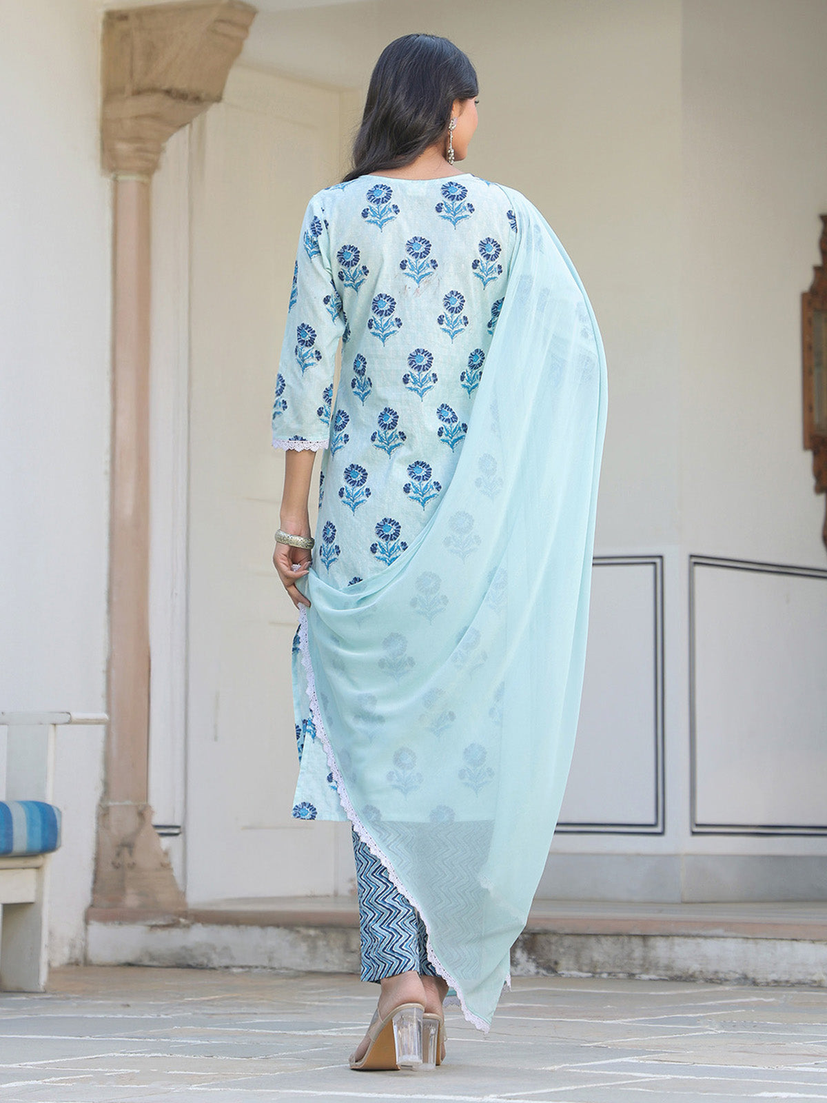 Janasya Light Cotton Floral Straight Kurta Set | Swadesiicart