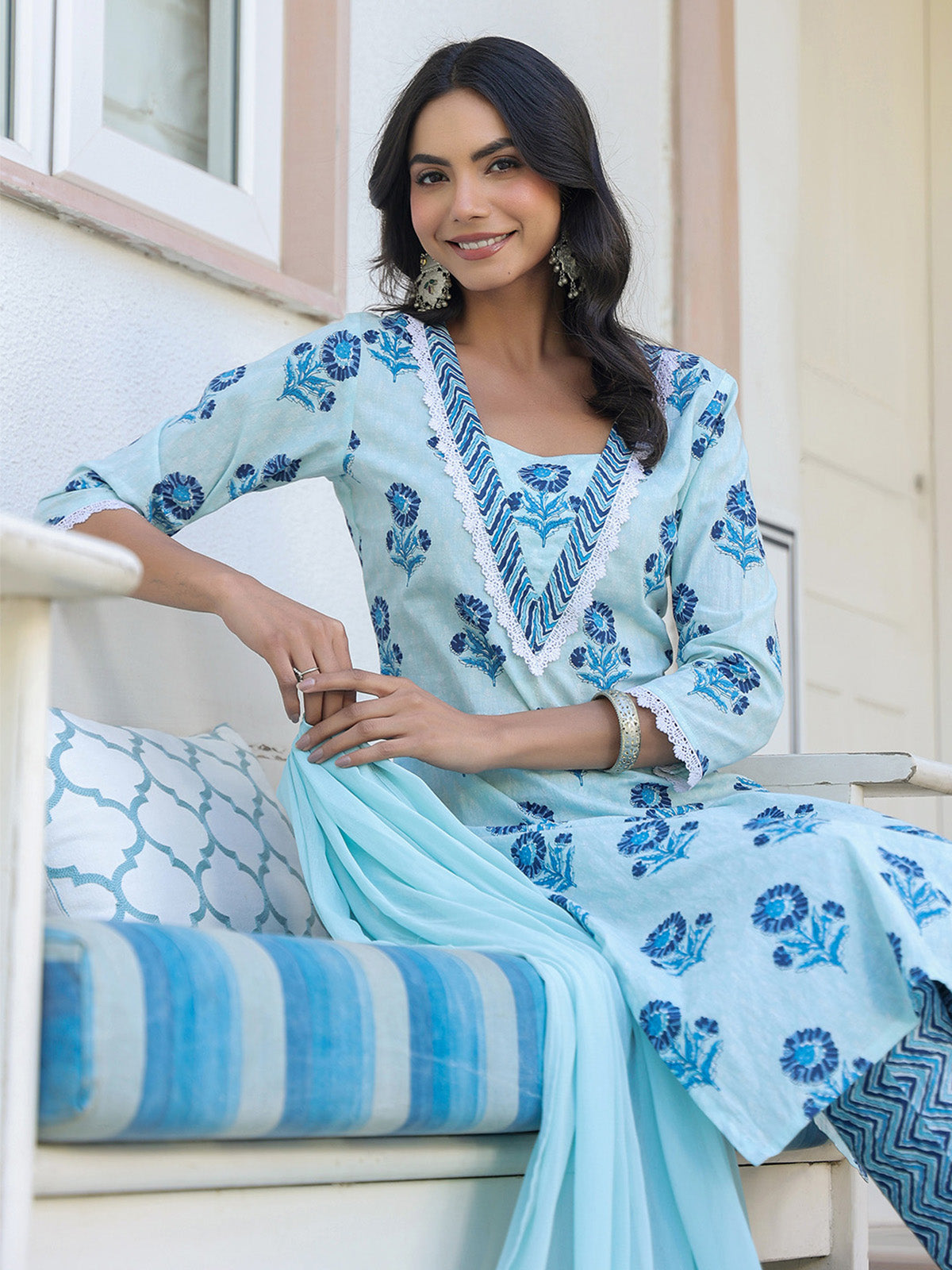 Janasya Light Cotton Floral Straight Kurta Set | Swadesiicart