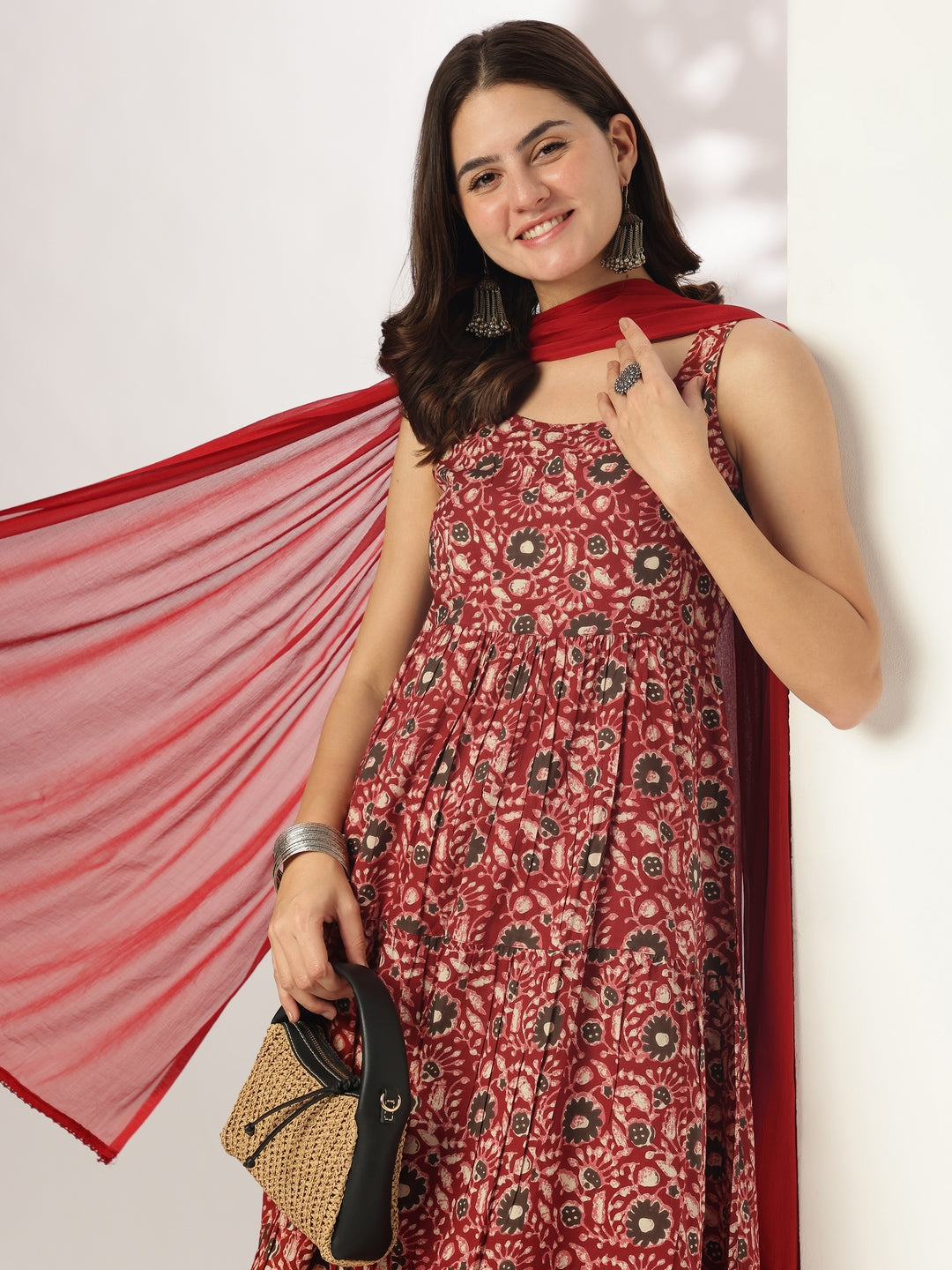 Janasya Dark Cotton Floral Tiered Kurta Set | Swadesiicart