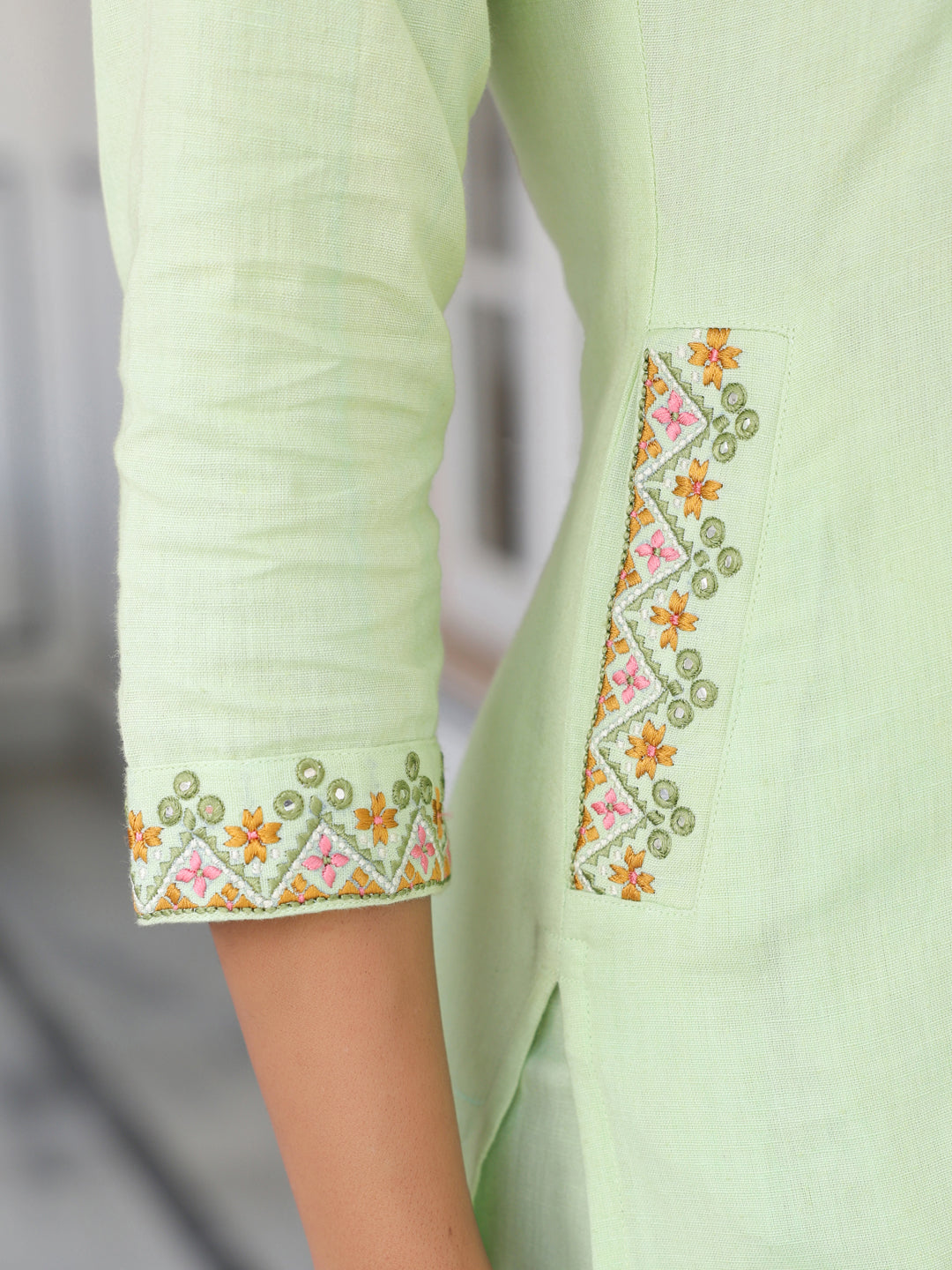 Janasya Light Cotton Self Design Straight Kurta Set | Swadesiicart
