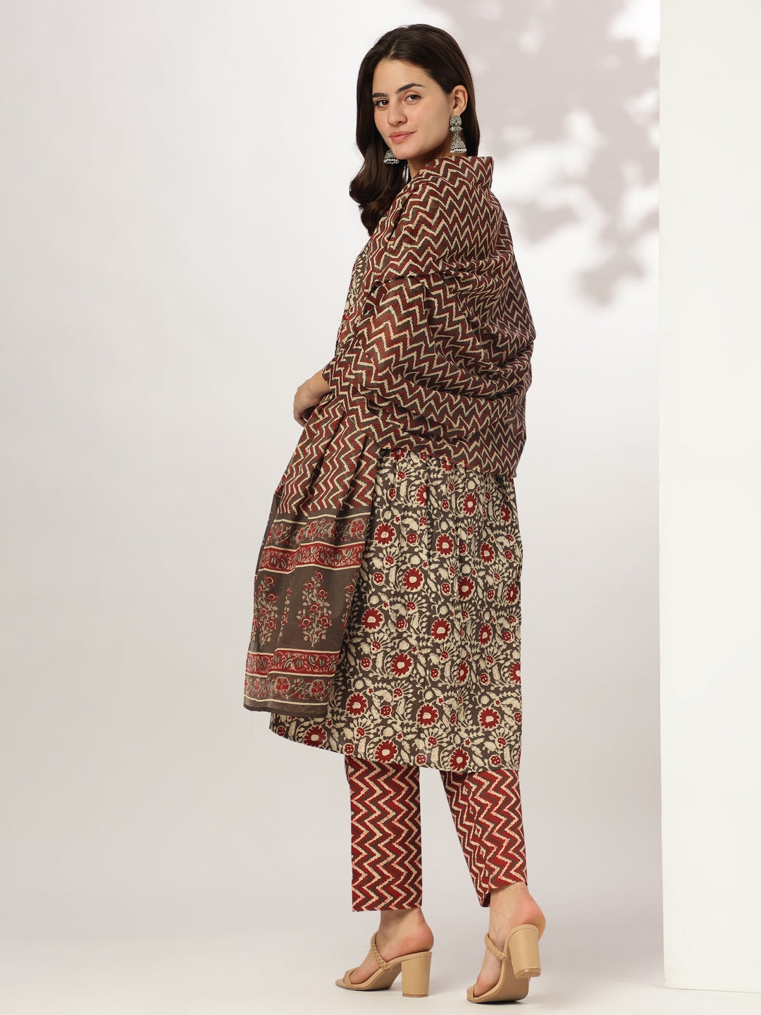 Janasya Dark Cotton Floral A-Line Kurta Set | Swadesiicart