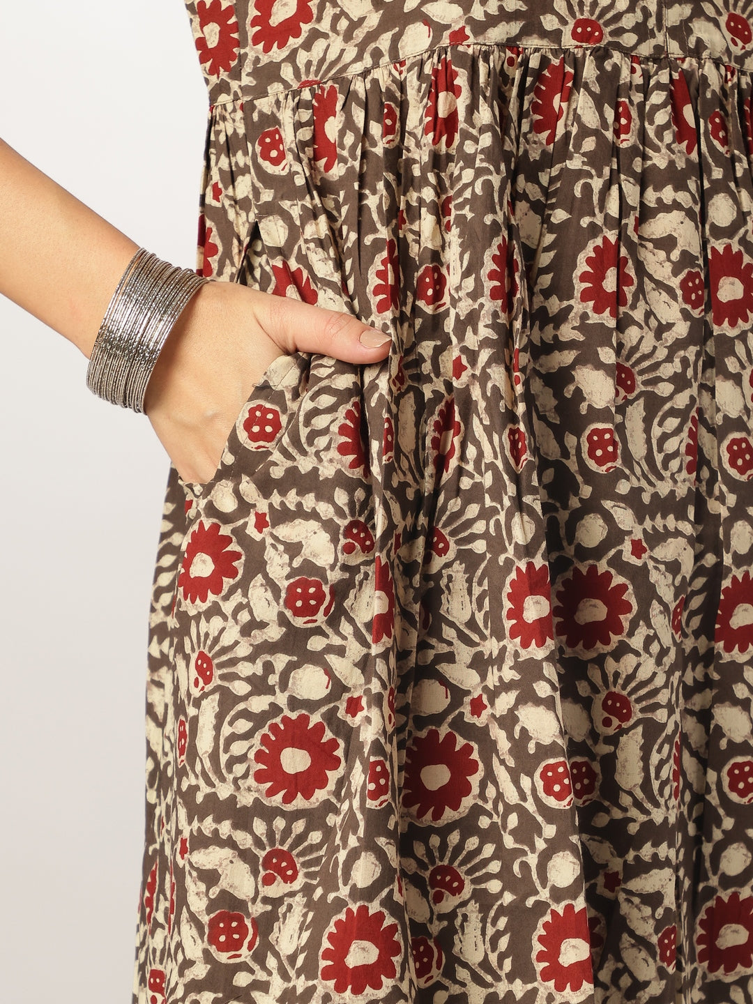 Janasya Dark Cotton Floral A-Line Kurta Set | Swadesiicart