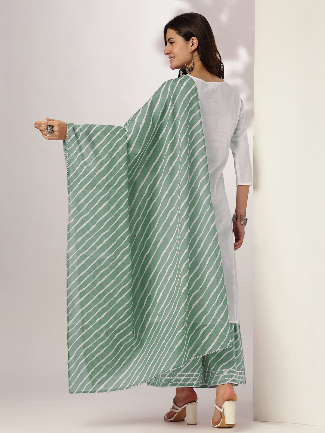 Janasya Light Cotton Yoke Embroidery Straight Kurta Set | Swadesiicart