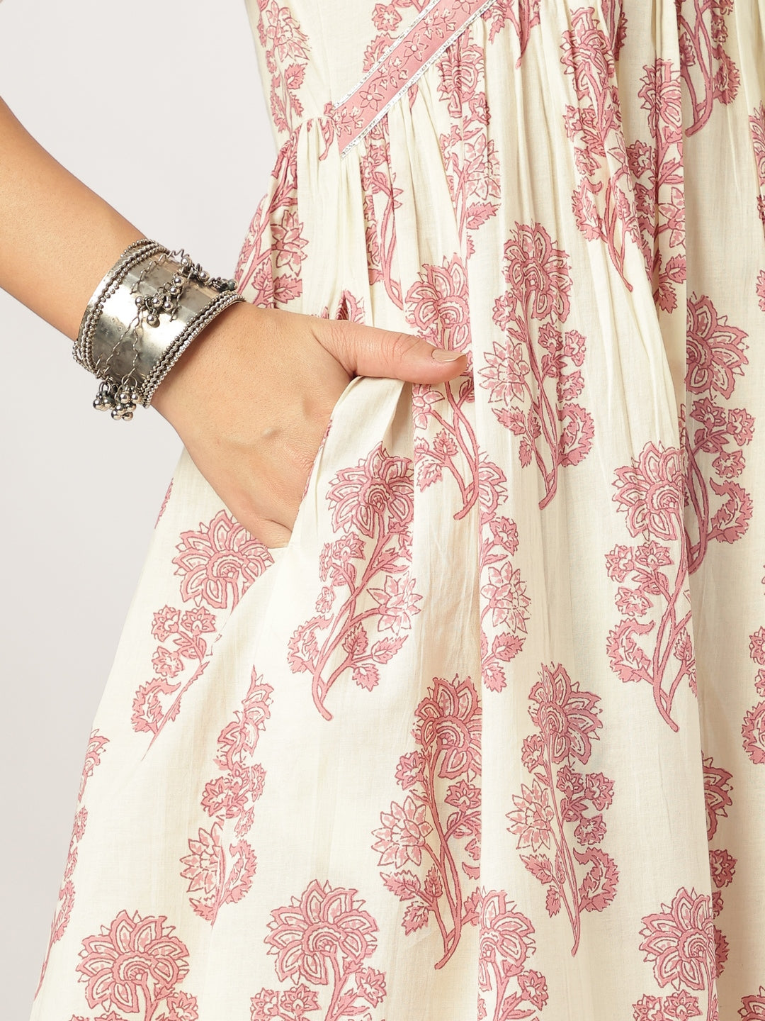 Janasya Light Cotton Floral A-Line Kurta Set | Swadesiicart