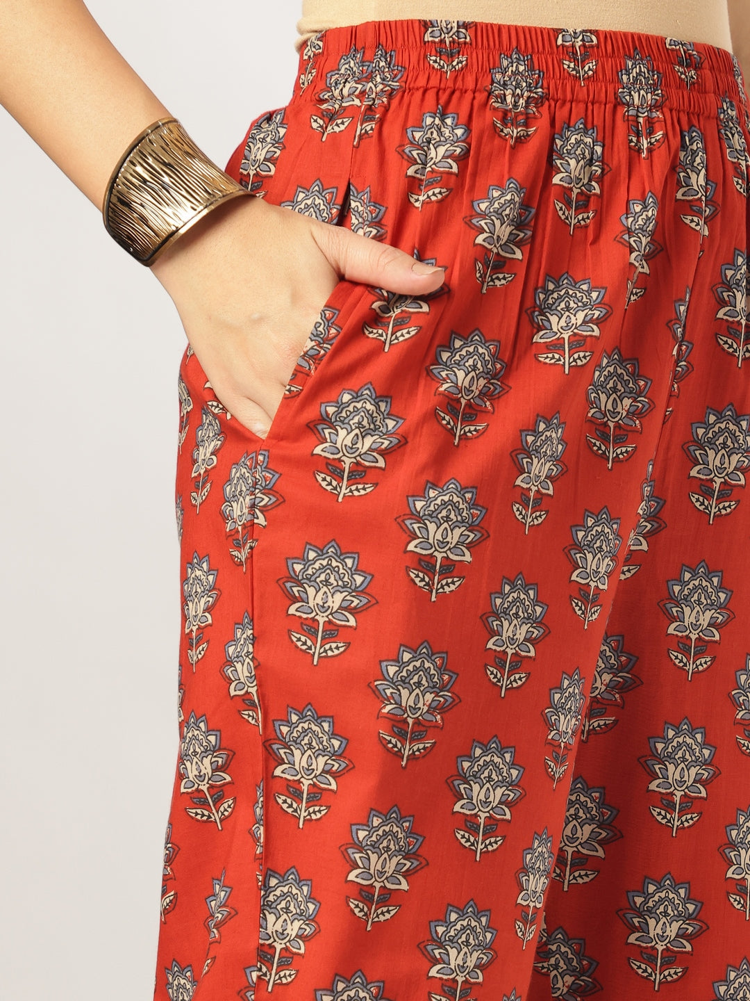 Janasya Bright Cotton Floral Straight Kurta Set | Swadesiicart