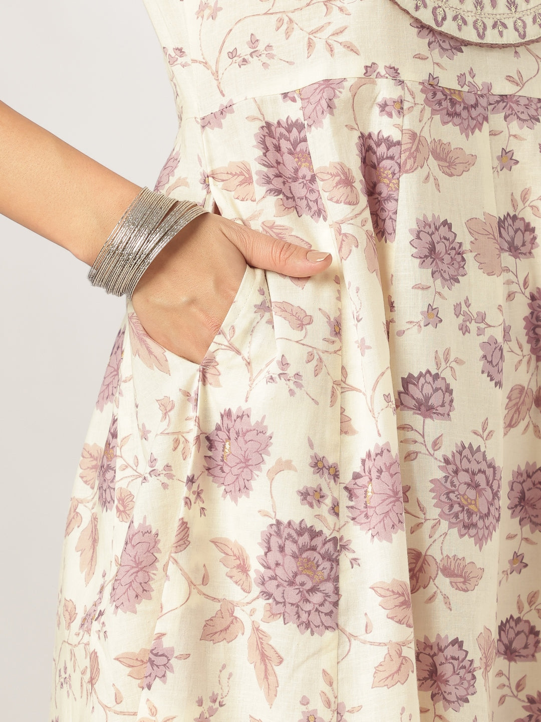 Janasya Light Cotton Floral Anarkali Kurta Set | Swadesiicart