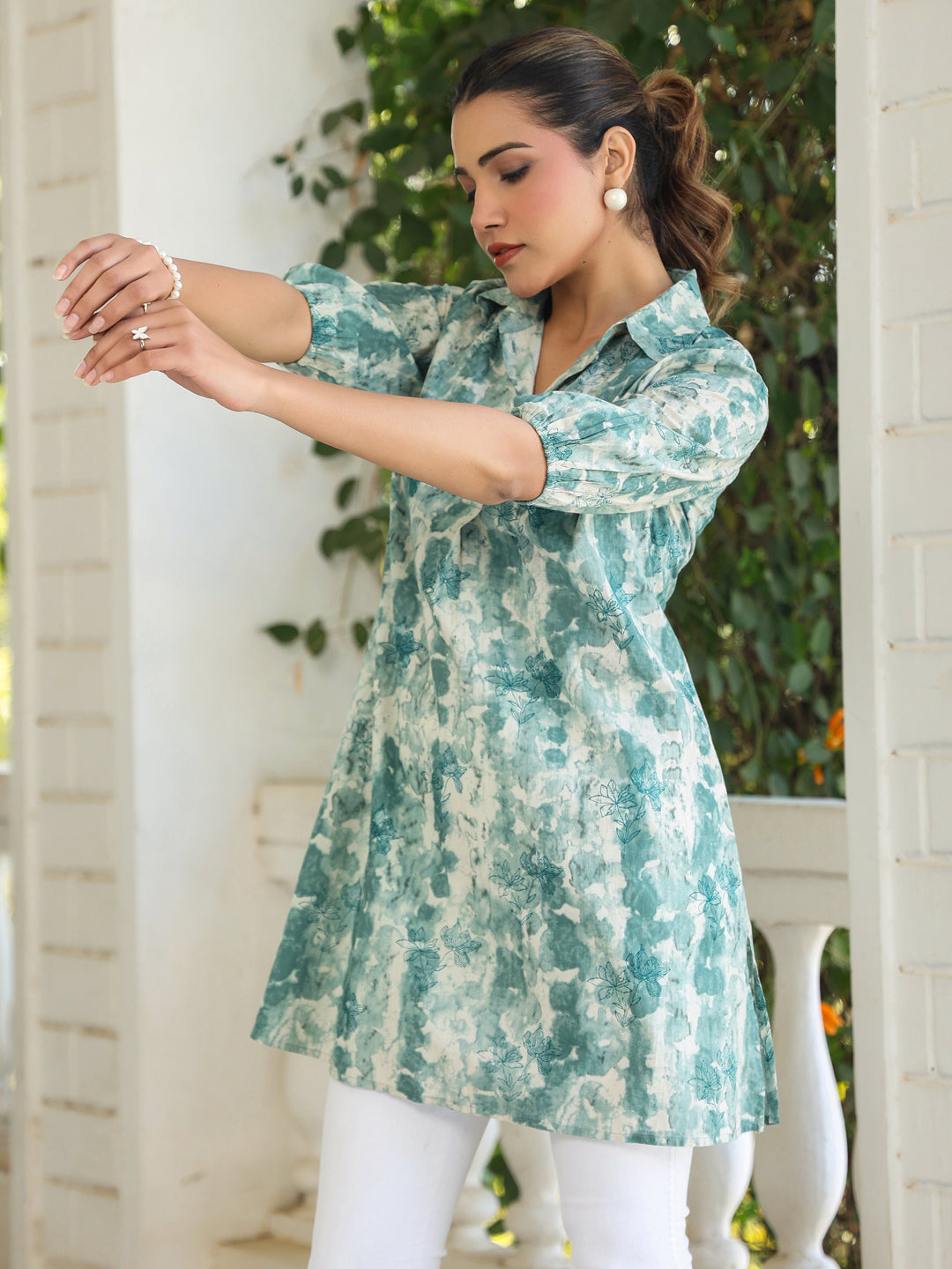 Janasya Dark Cotton Tie & dye Straight Tunic | Swadesiicart