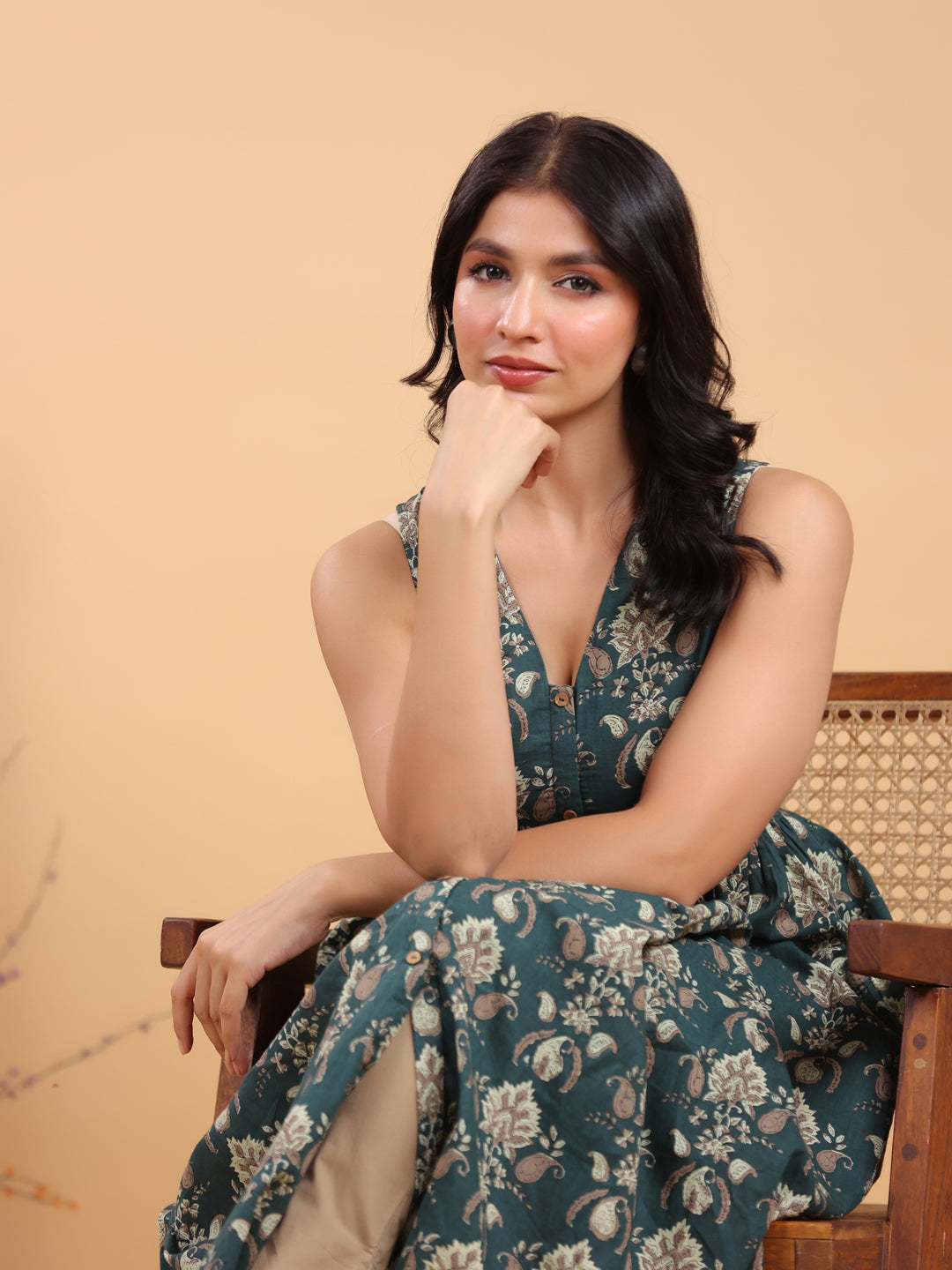 Janasya Dark Green Cambric Ethnic Motifs Kurta - Swadesiicart