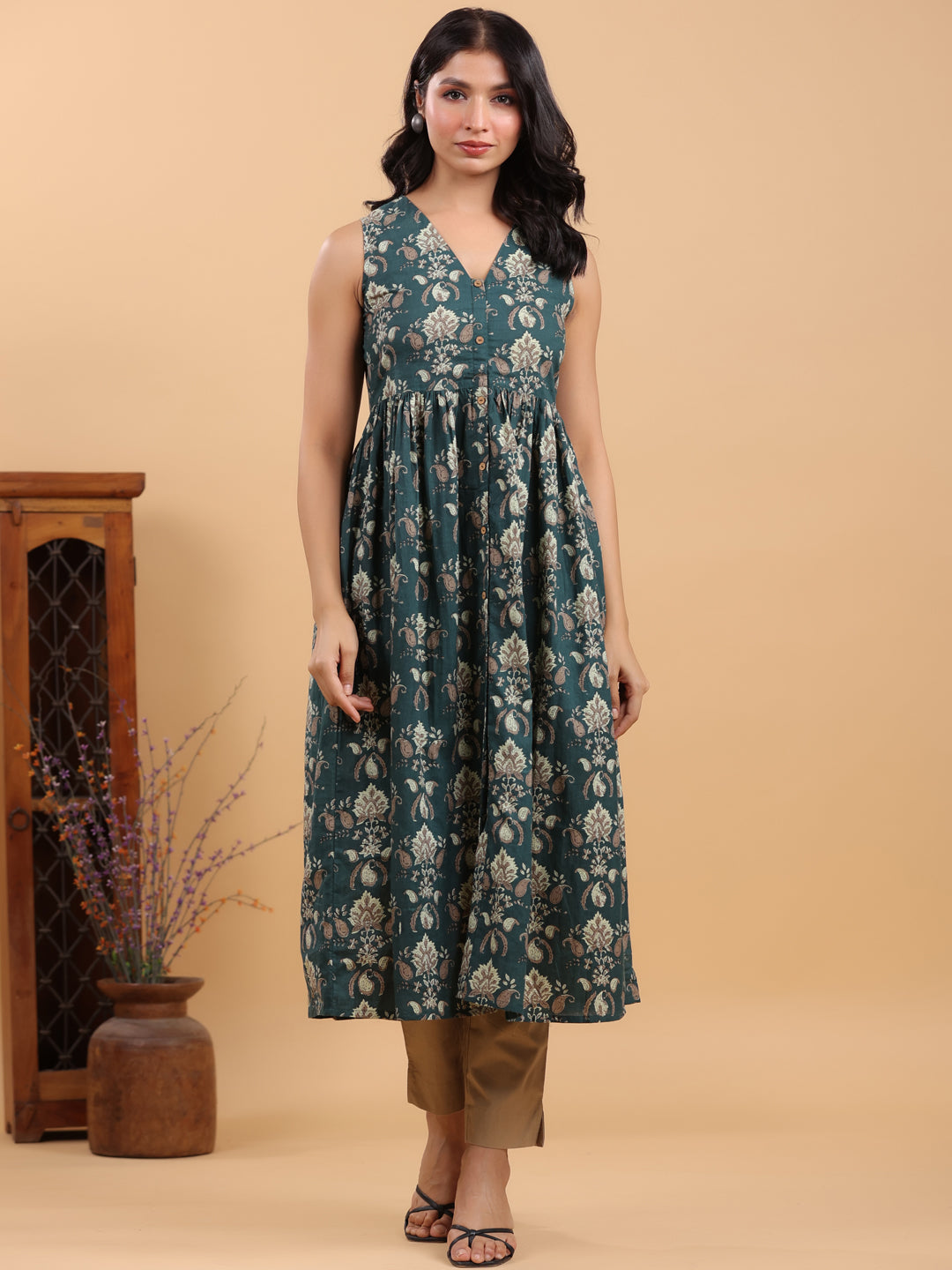 Janasya Dark Green Cambric Ethnic Motifs Kurta - Swadesiicart