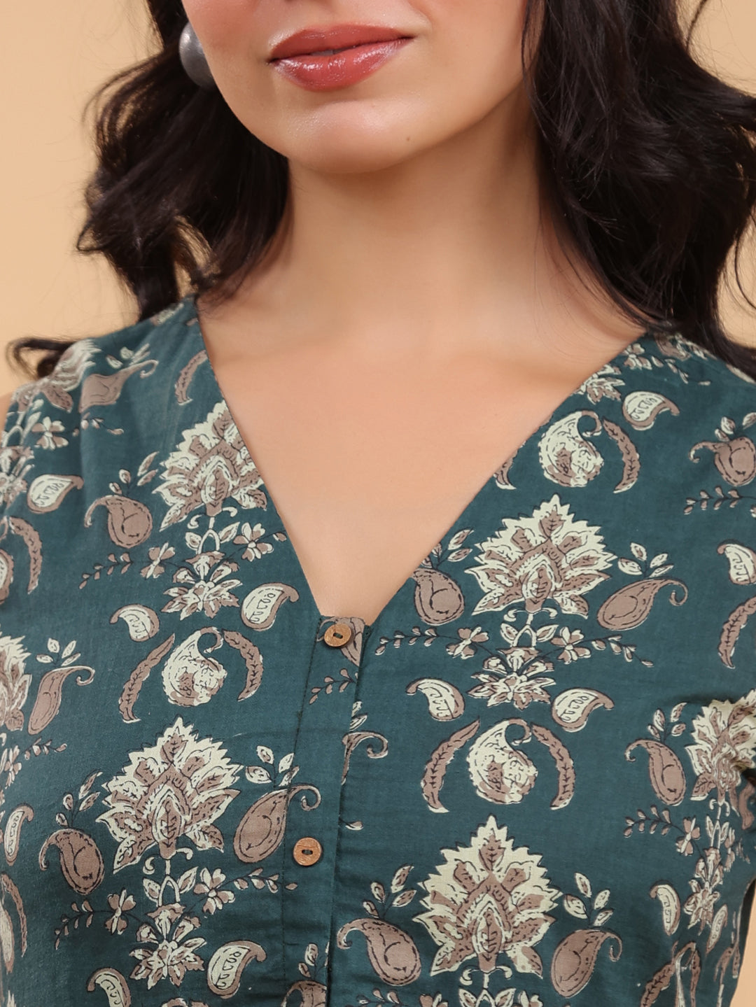 Janasya Dark Green Cambric Ethnic Motifs Kurta - Swadesiicart