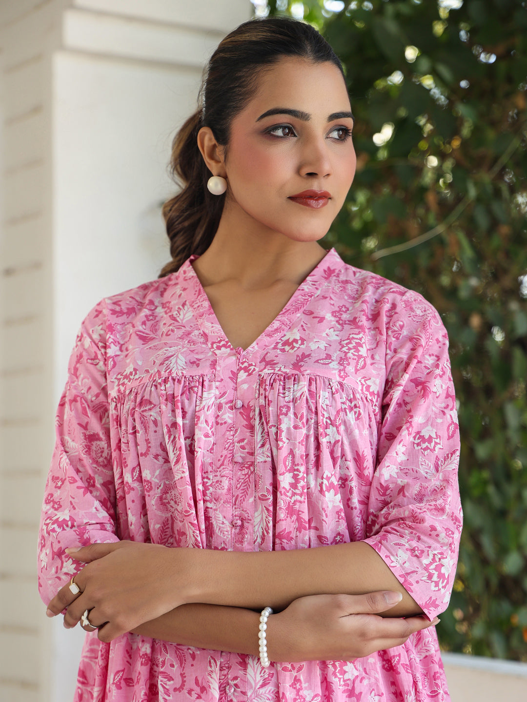 Janasya Light Cotton Floral Empire Kurta - Swadesiicart