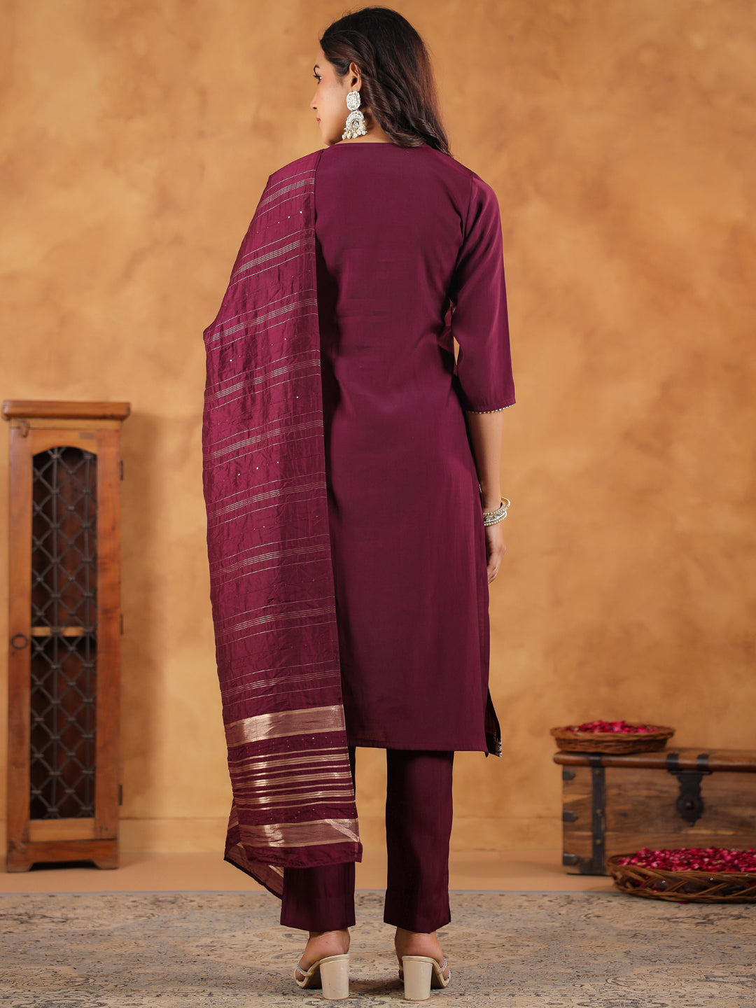 Janasya Dark Chanderi Embroidered Straight Kurta Set | Swadesiicart