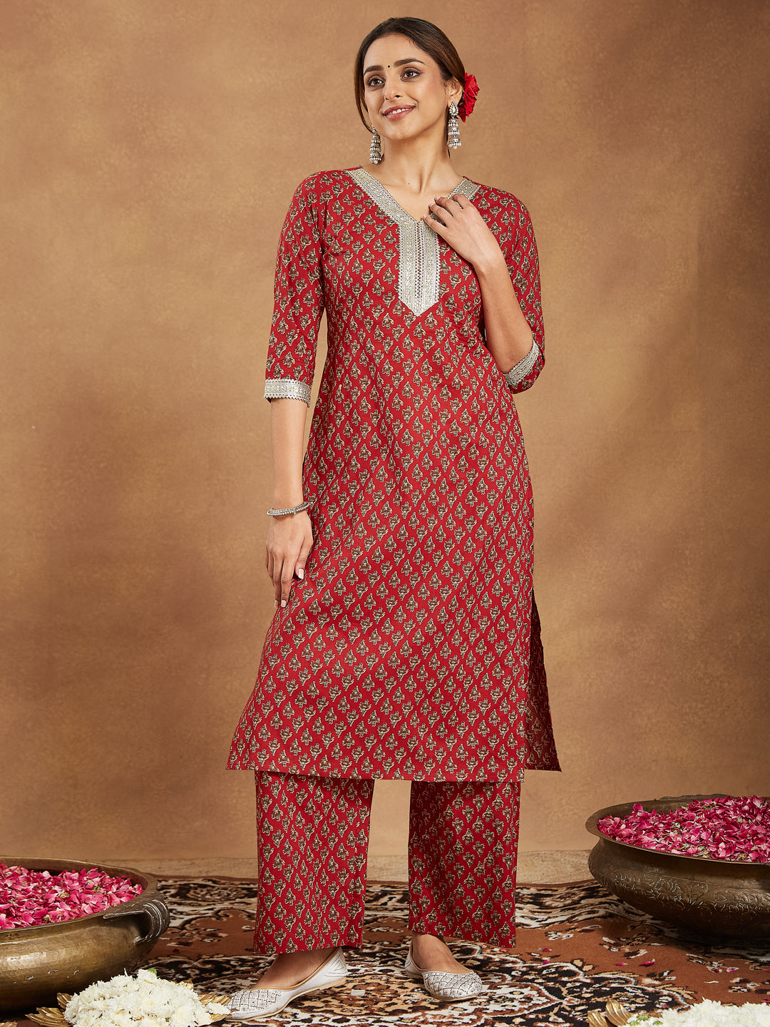 Janasya Dark Cotton Floral Straight Kurta Set | Swadesiicart