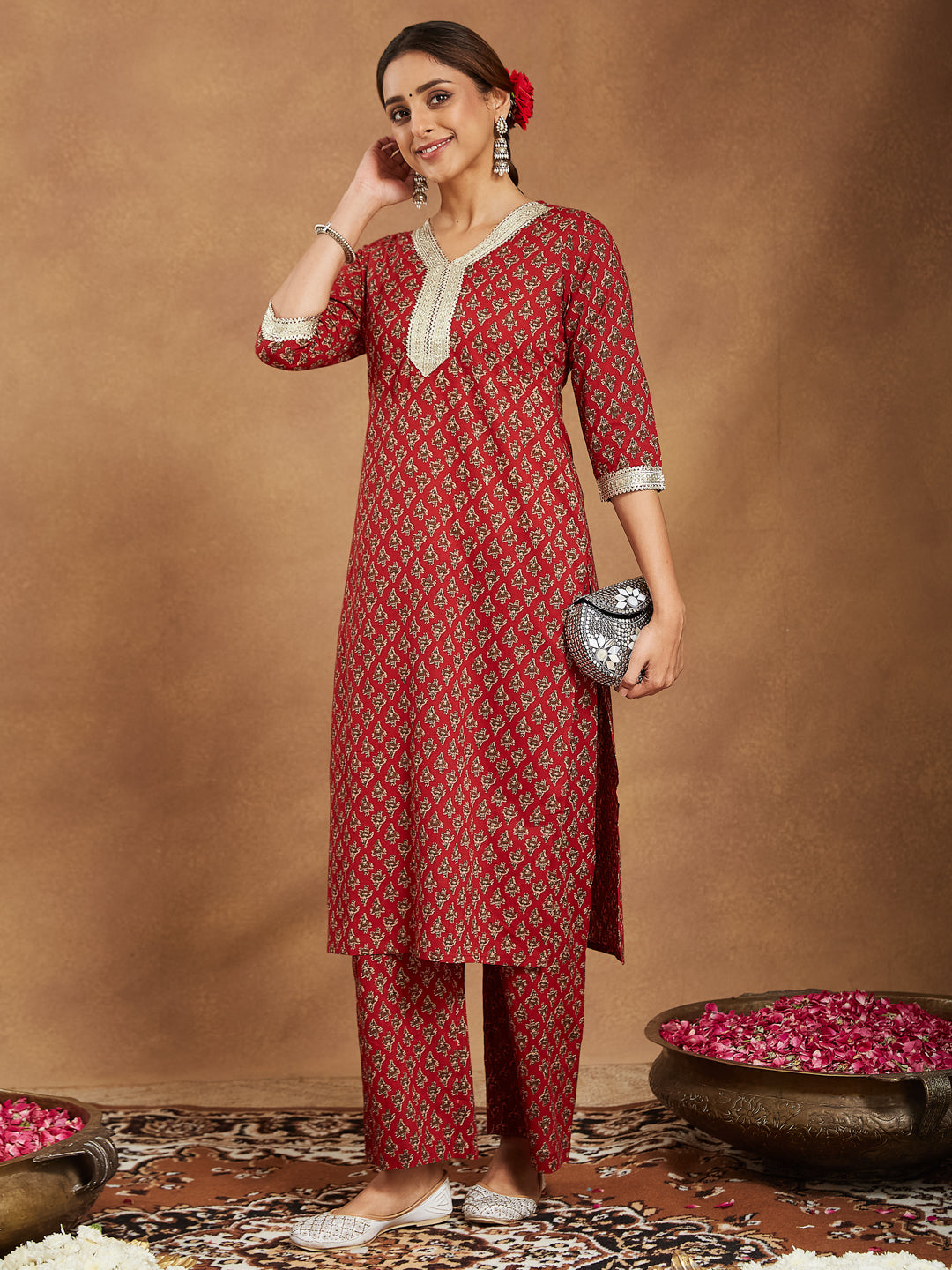 Janasya Dark Cotton Floral Straight Kurta Set | Swadesiicart