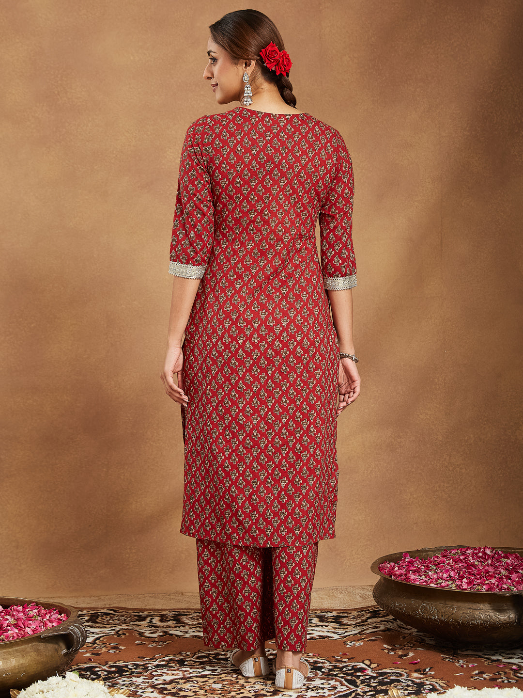 Janasya Dark Cotton Floral Straight Kurta Set | Swadesiicart