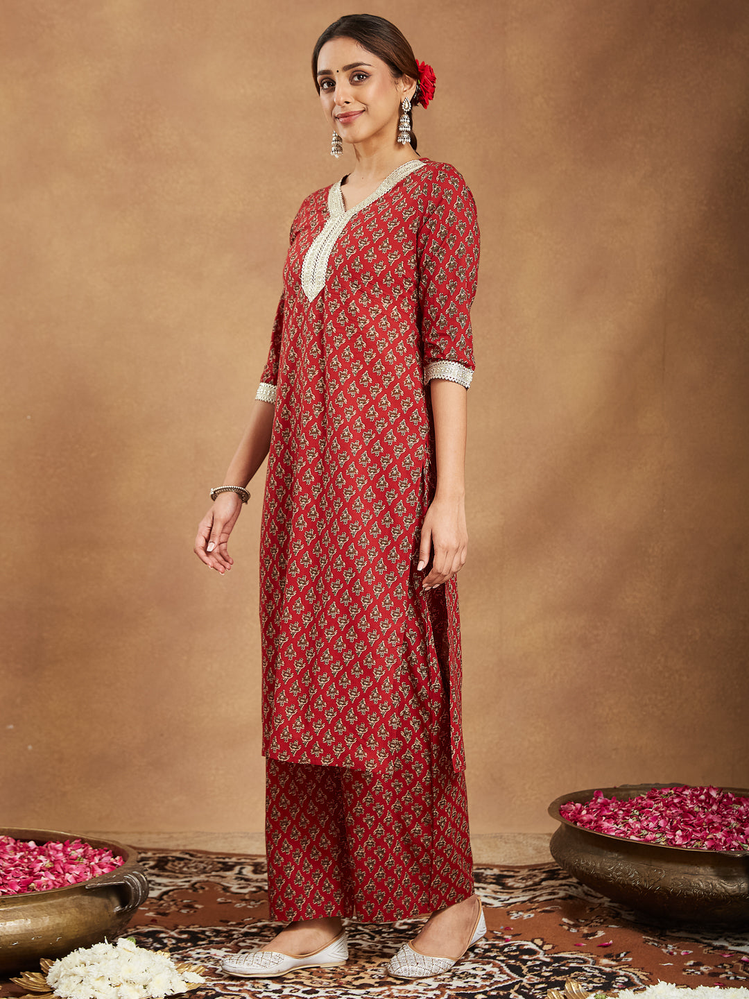 Janasya Dark Cotton Floral Straight Kurta Set | Swadesiicart