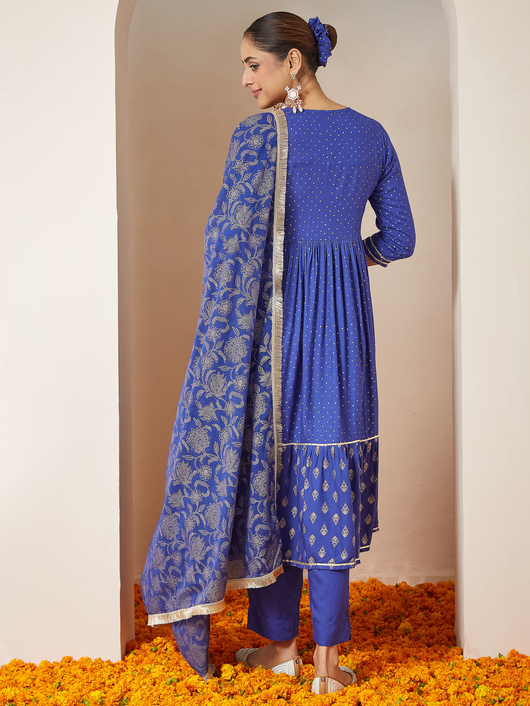 Janasya Dark Cotton Foil Print A-Line Kurta Set | Swadesiicart