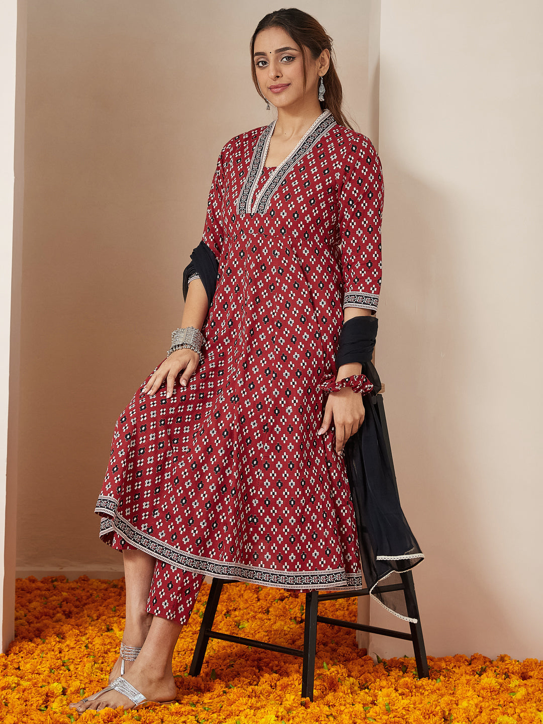 Janasya Dark Cotton Ikkat Anarkali Kurta Set | Swadesiicart