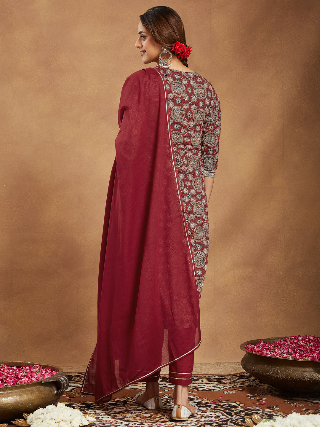 Janasya Dark Cotton Ethnic Motifs Straight Kurta Set | Swadesiicart