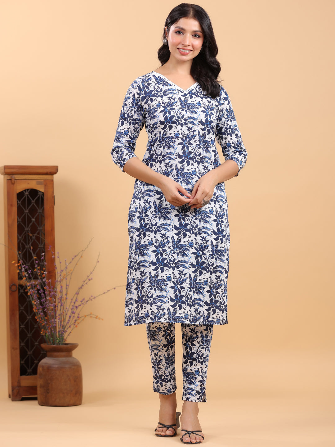 Janasya Light Cotton Floral Straight Kurta Set | Swadesiicart