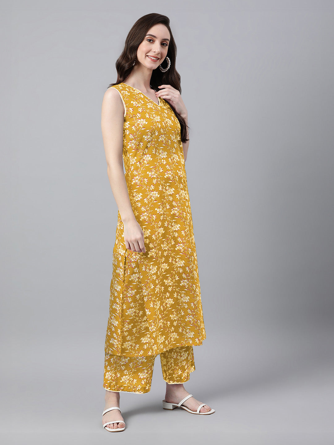 Janasya Bright Cotton Floral Straight Kurta Set | Swadesiicart