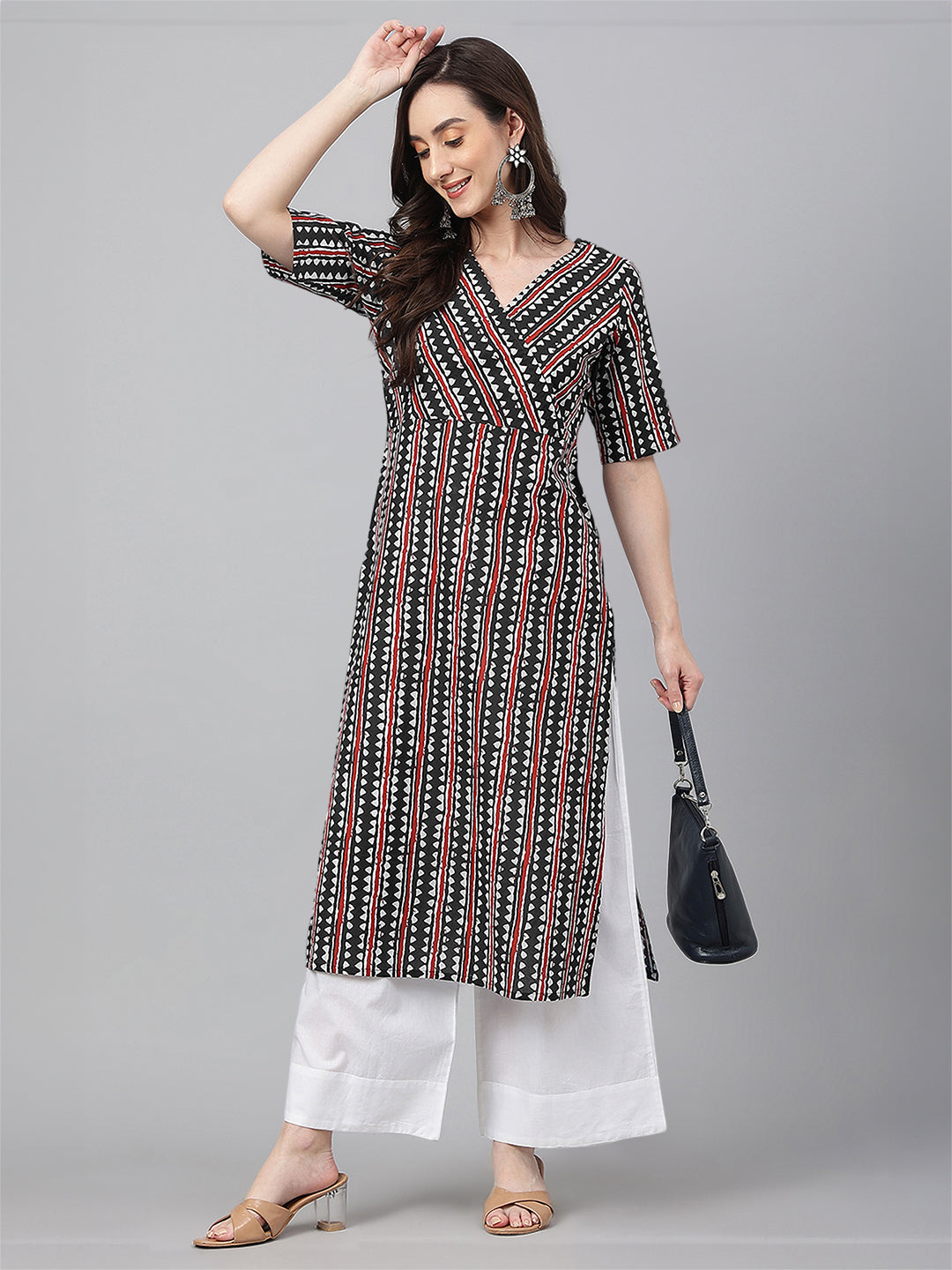 Janasya Dark Cotton Geometric Straight Kurta - Swadesiicart