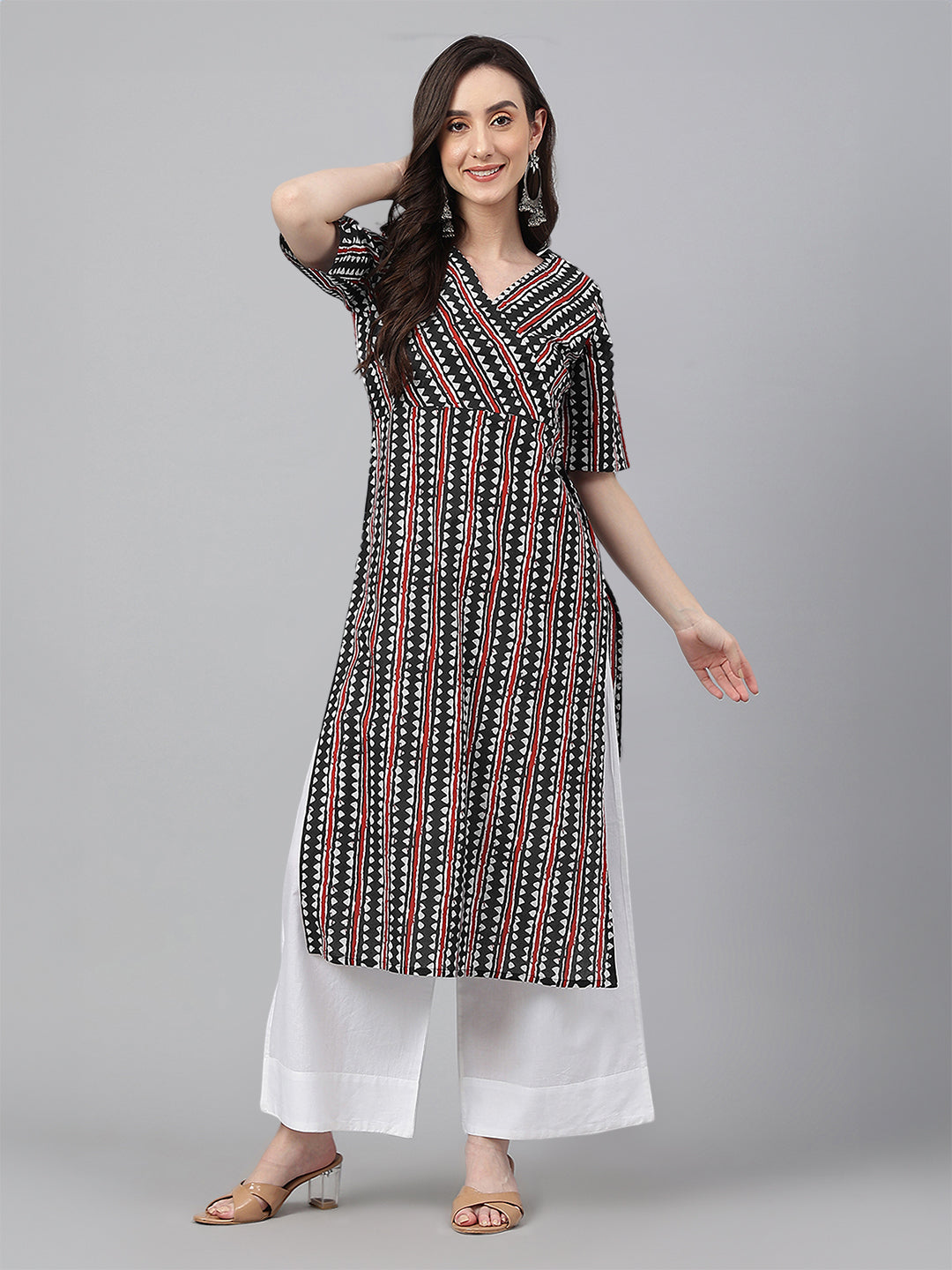 Janasya Dark Cotton Geometric Straight Kurta - Swadesiicart