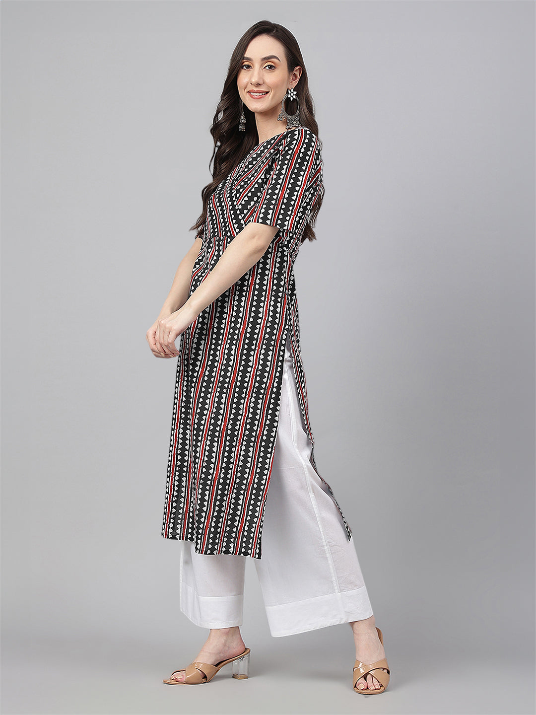 Janasya Dark Cotton Geometric Straight Kurta - Swadesiicart