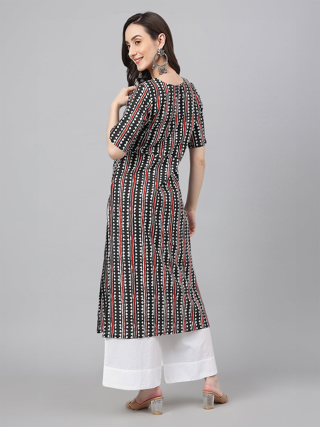 Janasya Dark Cotton Geometric Straight Kurta - Swadesiicart
