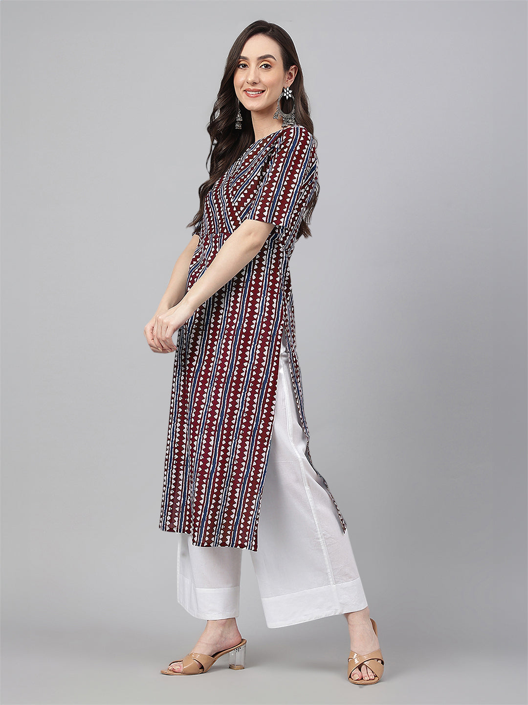 Janasya Dark Cotton Geometric Straight Kurta - Swadesiicart